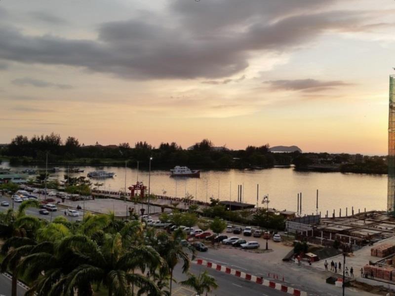 Kk Waterfront Suites At Marina Court Kota Kinabalu Eksteriør billede